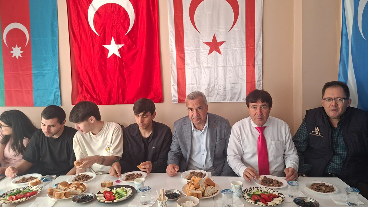 Türk Dünyası Öğrencileri Bayram Kahvaltısında Bir Araya Geldi