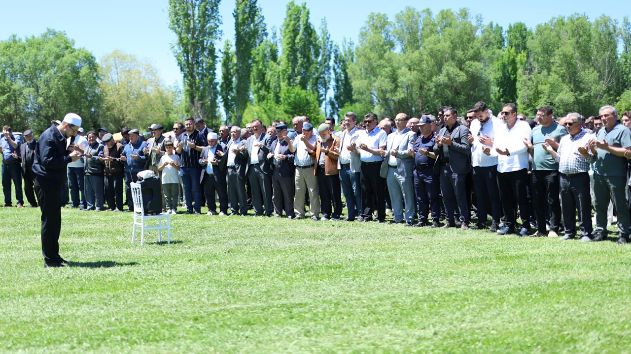 Yağmur Ve Şükür Duasi Yapildi