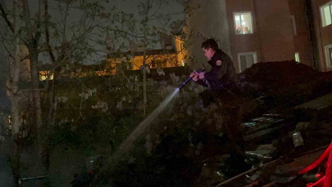 Yangına Polis Ekipleri De Müdahale Etti