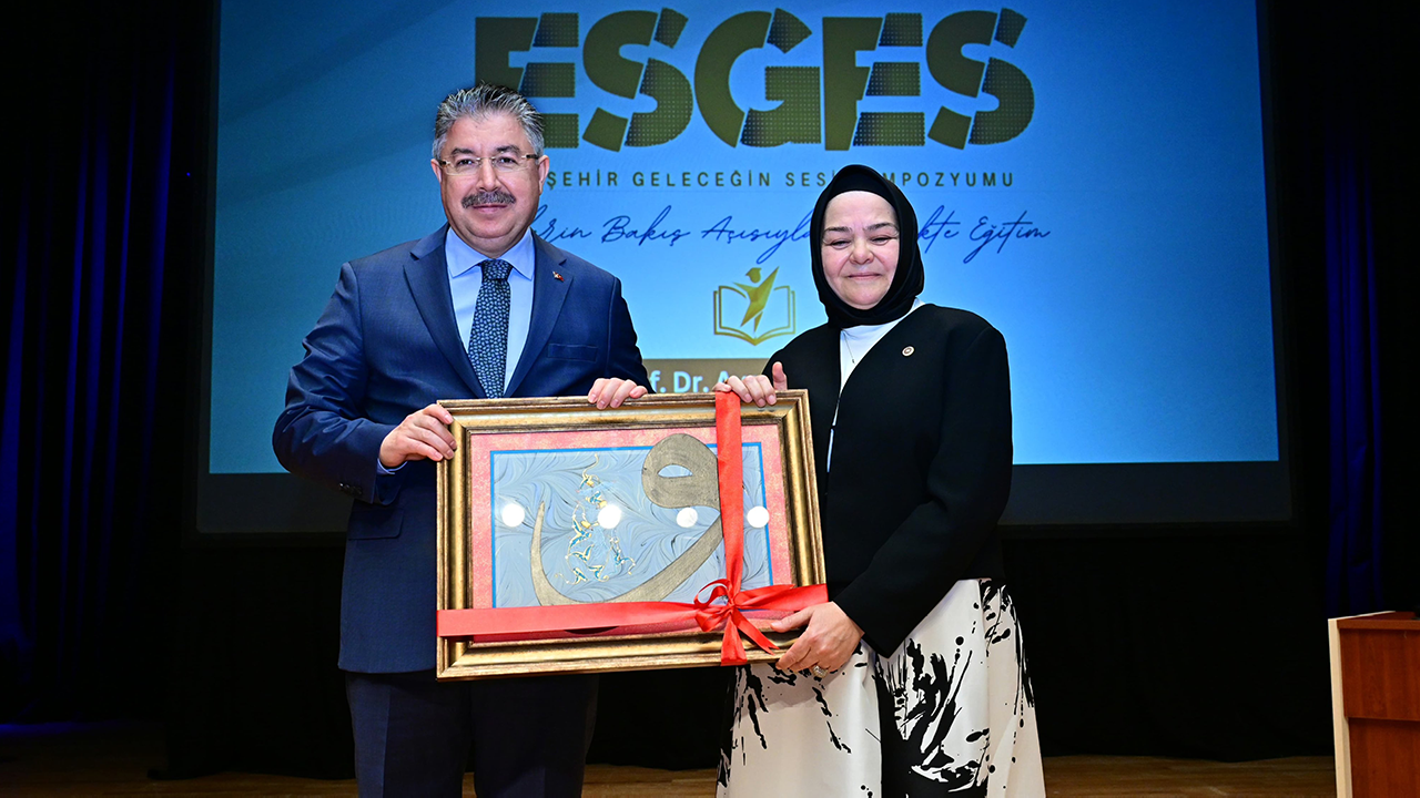 Açılış Dersini Prof. Dr. Gürcan Verdi
