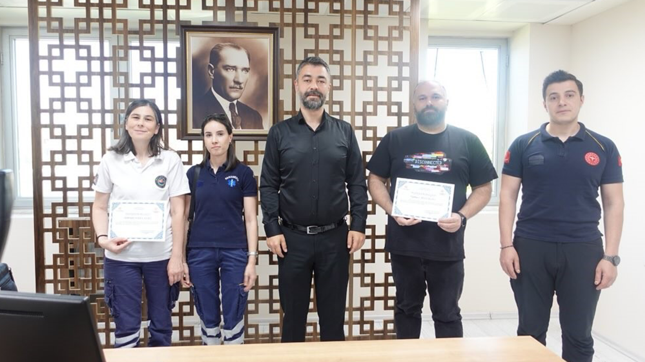 Başarılı Sağlık Personellerine Teşekkür Belgeleri Takdim Edildi