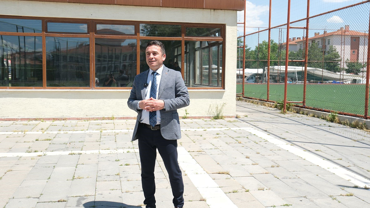 Başkan Dökmeci̇ Sahada İncelemelerde Bulundu
