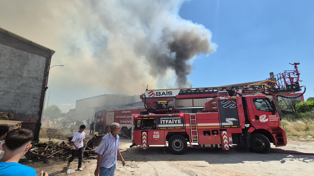 Çok Sayıda Ekip Yangına Müdahale Etti