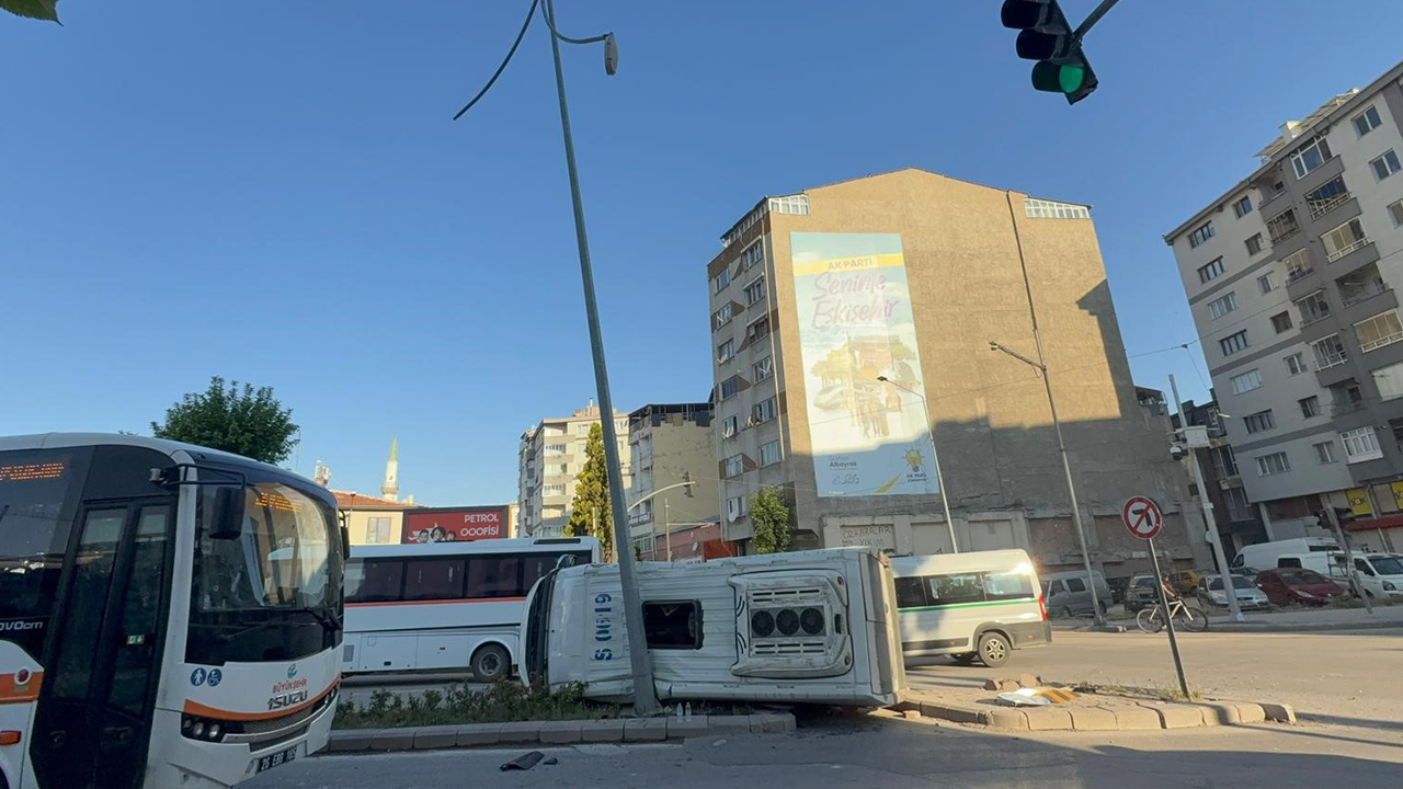 Devrilen Işçi Servisine Ait Görüntüler
