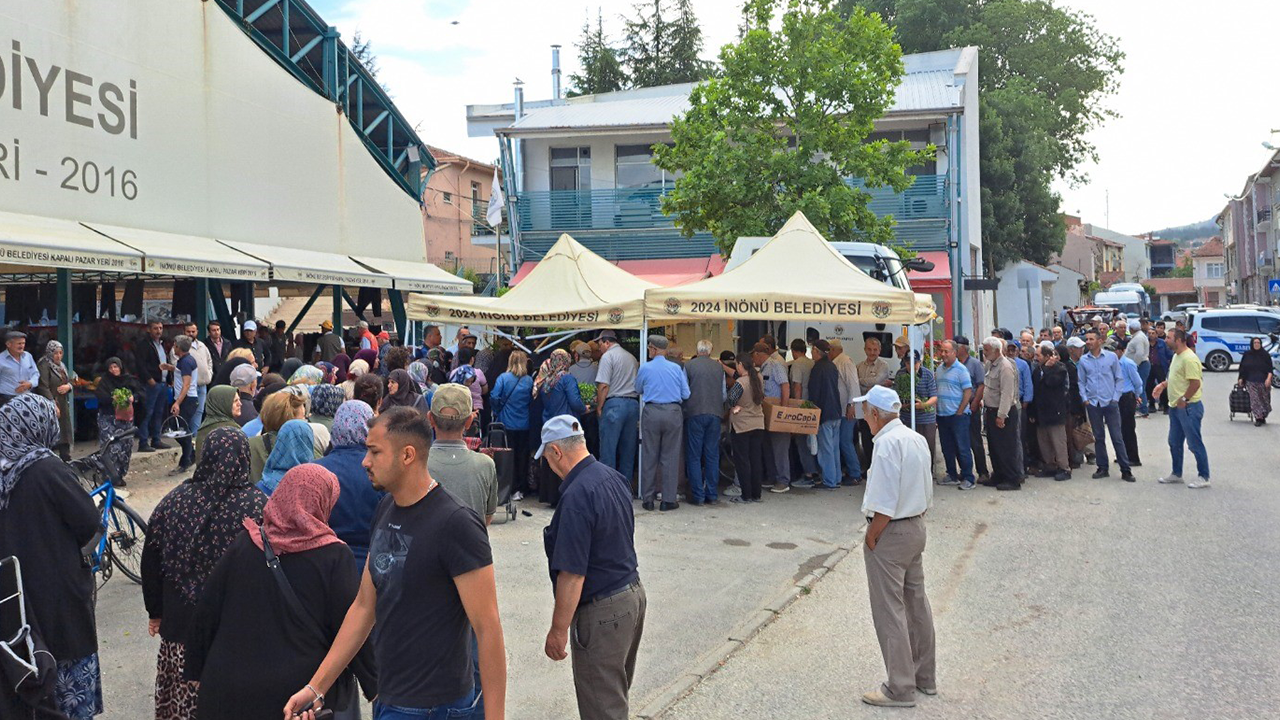 Domates, Patlıcan, Salatalık Ve Biber Fideleri Dağıtıldı