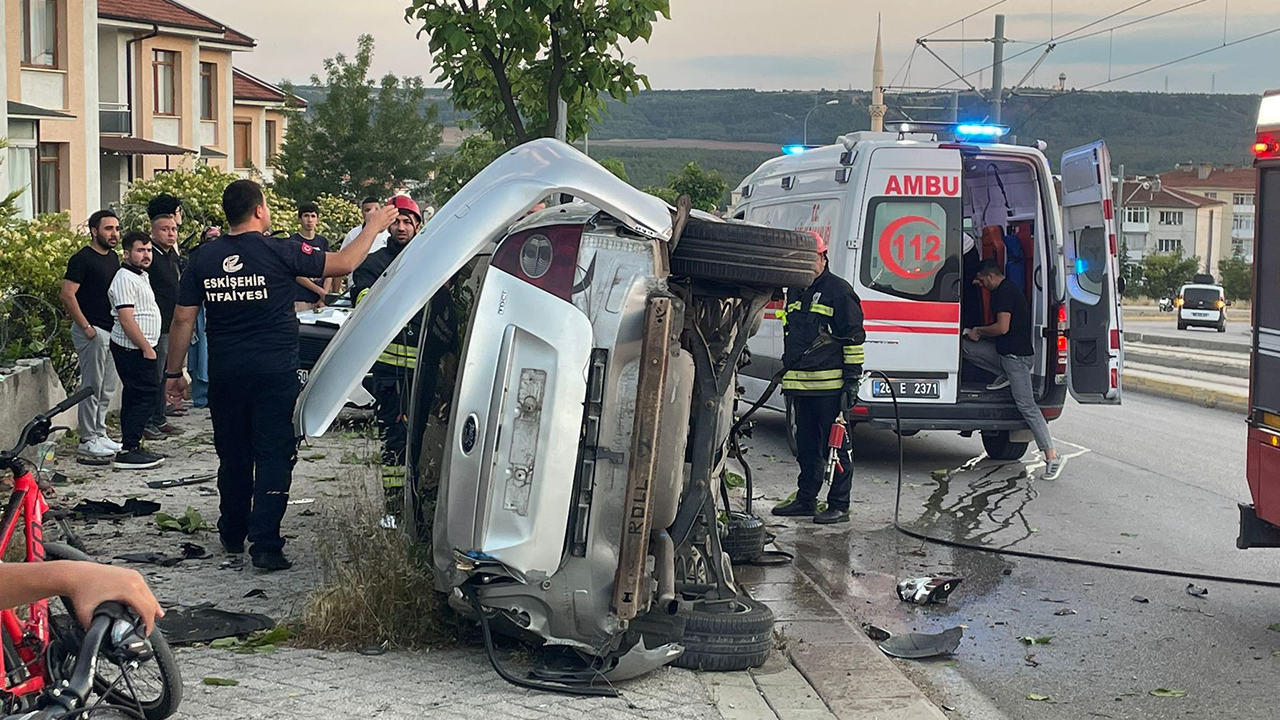 Ekipler Kaza Sonrası Olay Yerinde Güvenlik Önlemleri Aldı