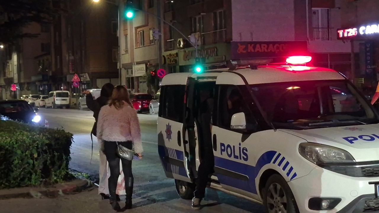 Ekipler Kazayla Ilgili Incelemelerde Bulundu