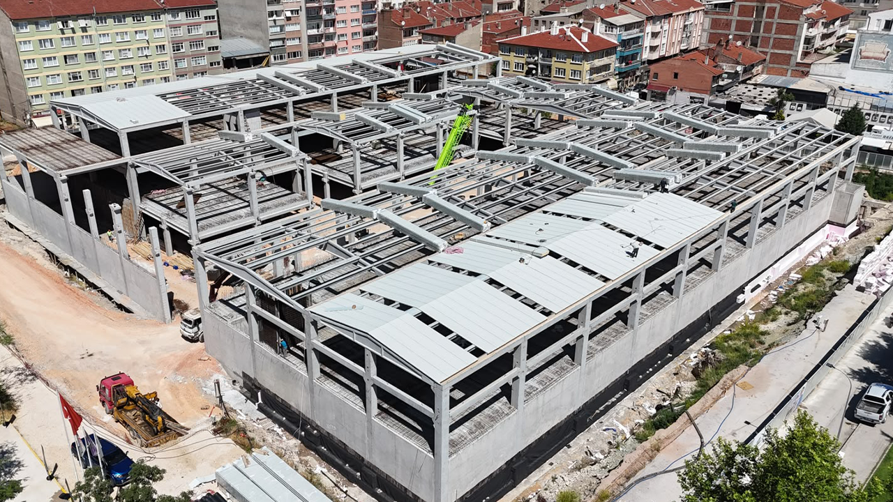 Eskişehir Kurtuluş Kapalı Pazar Yeri'nin Planlanan Sürede Hizmete Girmesi Bekleniyor