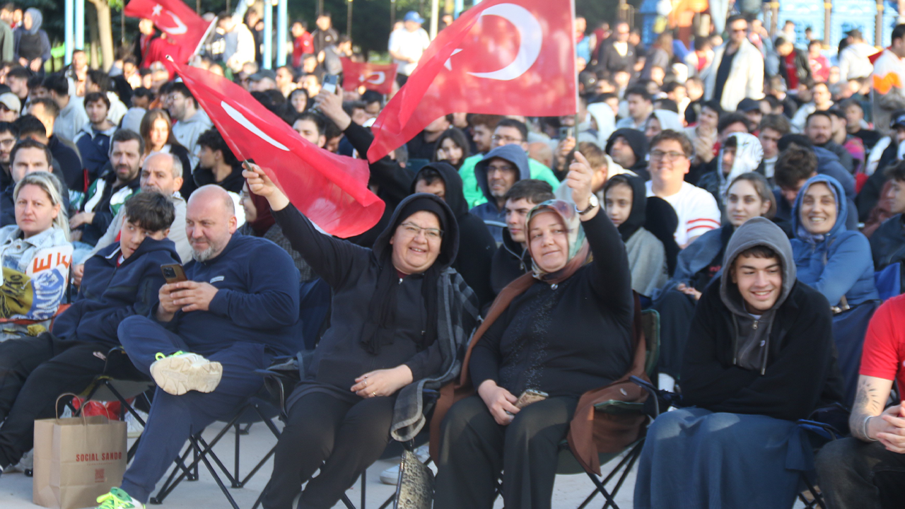 Kenti Erken Saatlerde Dünya Kupası Heyecanı Sardı