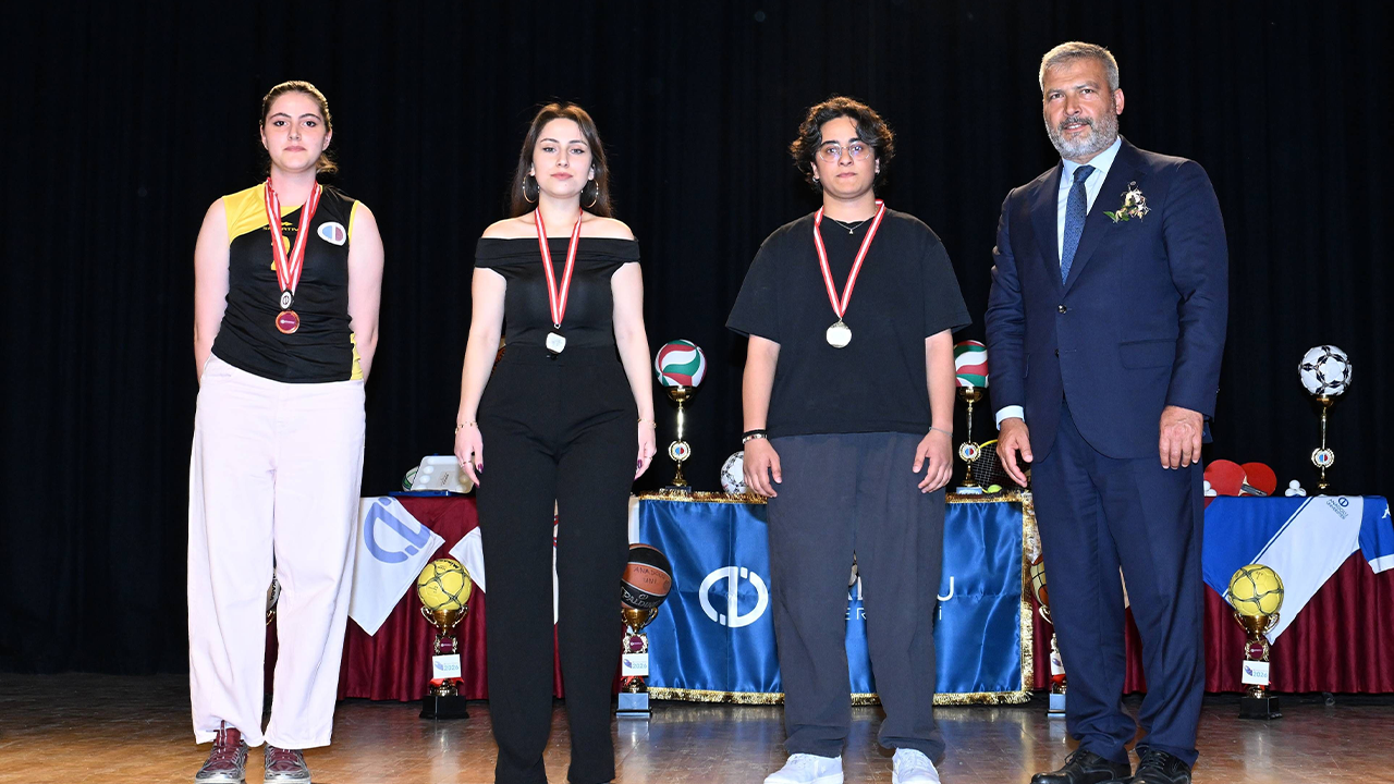 Törende Başarılı Sporculara Ödülleri Takdim Edildi