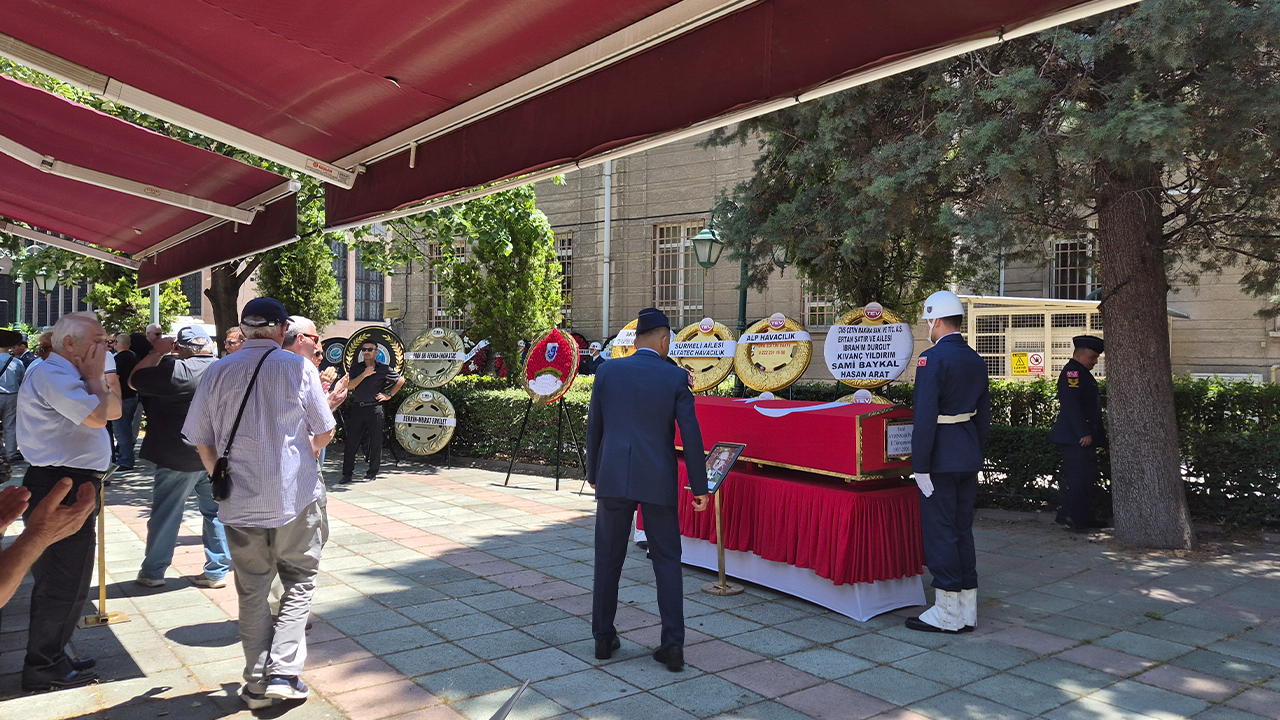 Tümgeneral Aydınmakina Son Yolculuğuna Uğurlandı
