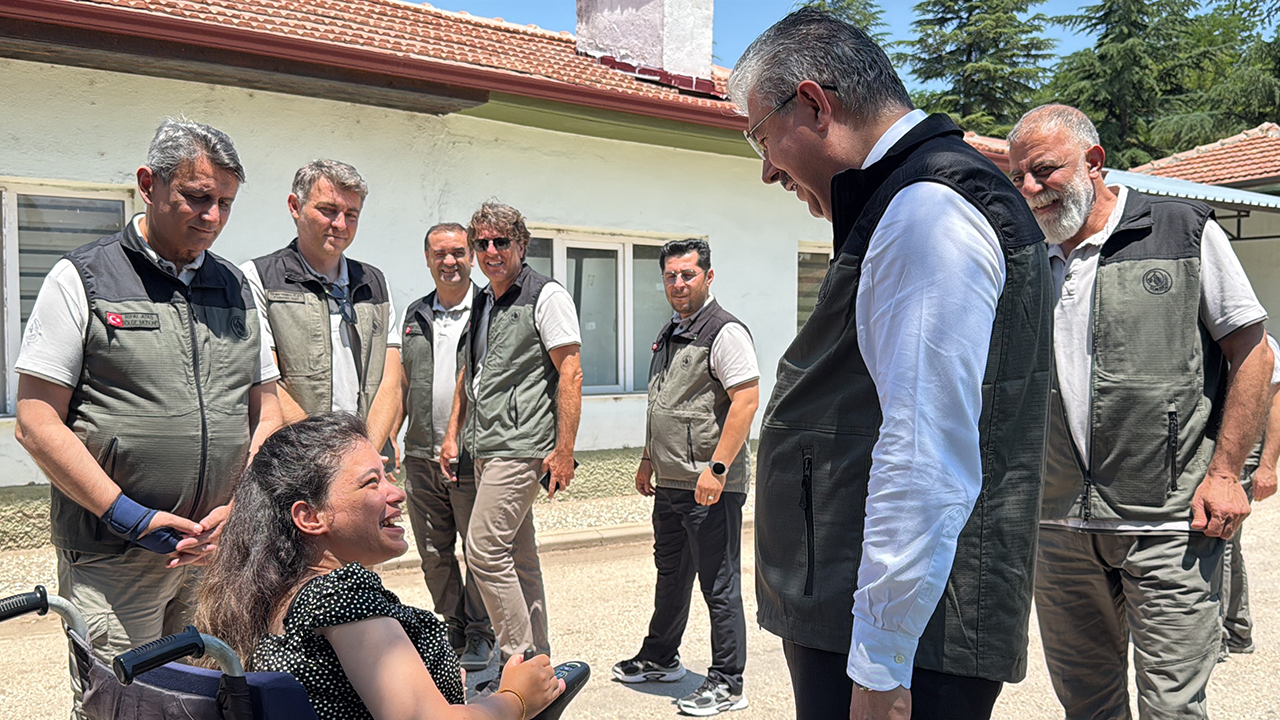 Vali Yılmaz Fidanlık Personelleri Ile Bir Araya Geldi
