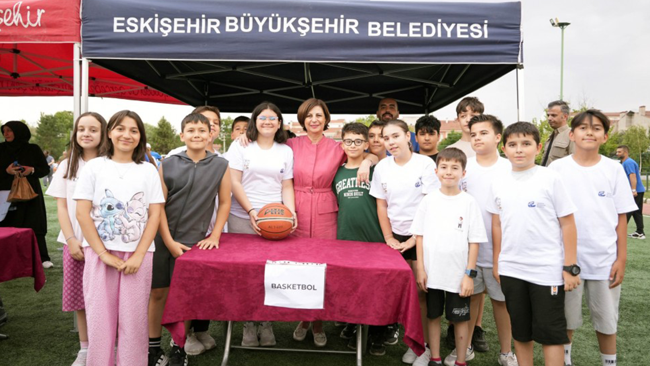 Başkan Ünlüce Minik Sporcularla Bir Araya Geldi