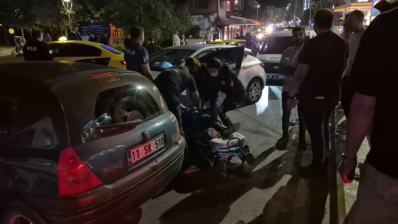 Betoon Refüjü Aşarak Kaza Yapan Sürücü Yaralandı