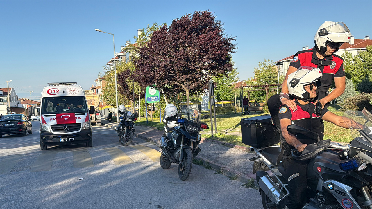Bıçaklı Kavga Polisin Dikkati Sayesinde Büyümeden Önlendi
