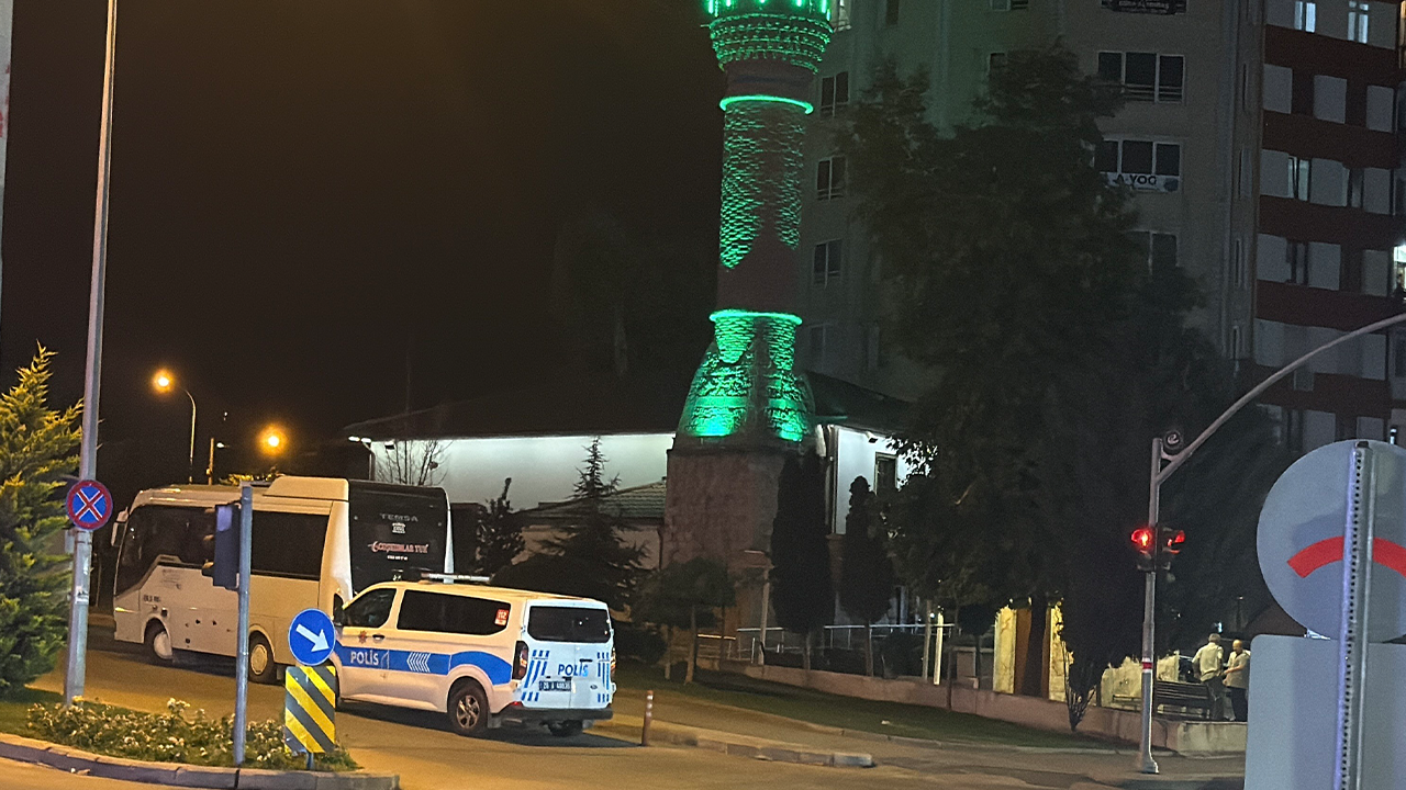 Cami Şadırvanında Baygın Halde Bulundu