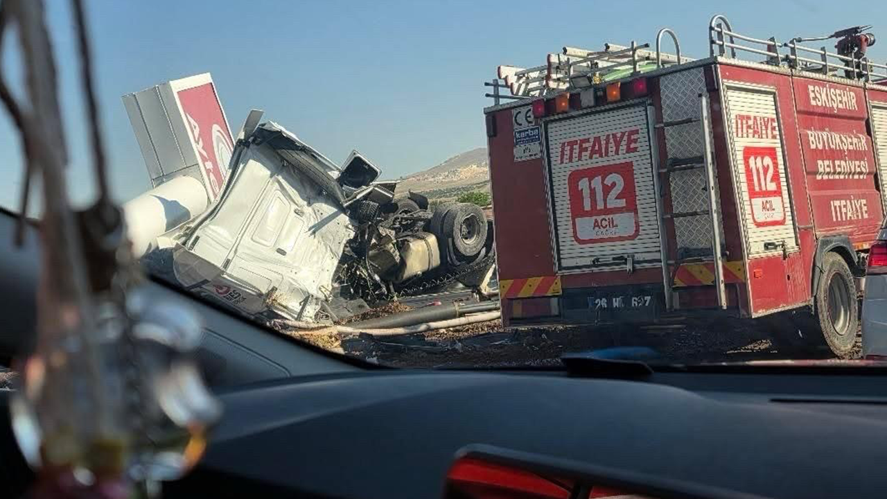 Eskişehir Ankara Yolu Kaza Nedeniyle Trafiğe Kapanmıştı
