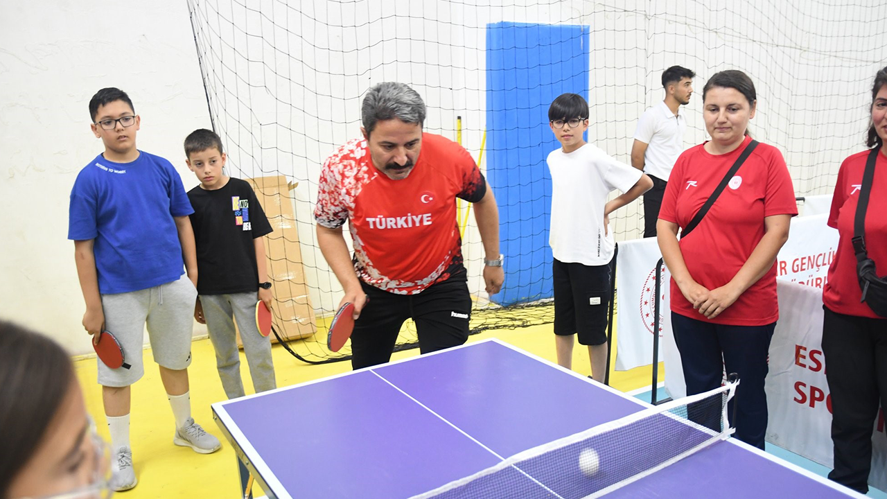 Eski̇şehi̇r'de Gsb Spor Okulları Açıldı