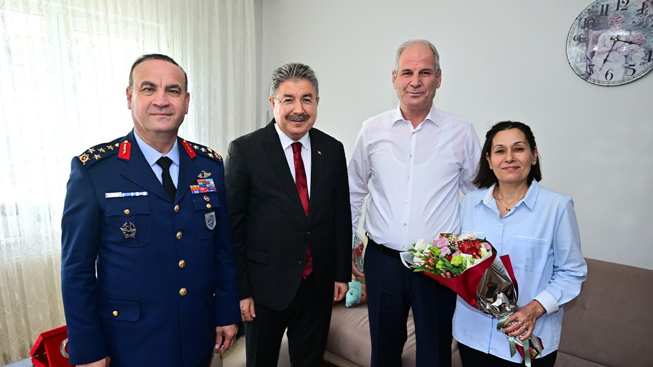 Göküz Ai̇lesi̇ne Zi̇yaret