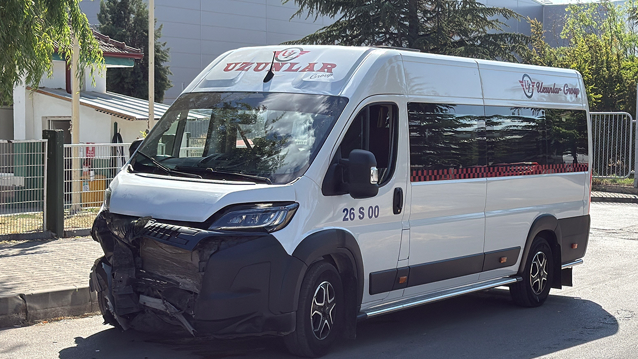 Işçi Servisindeki 10 Kişi Yaralandı