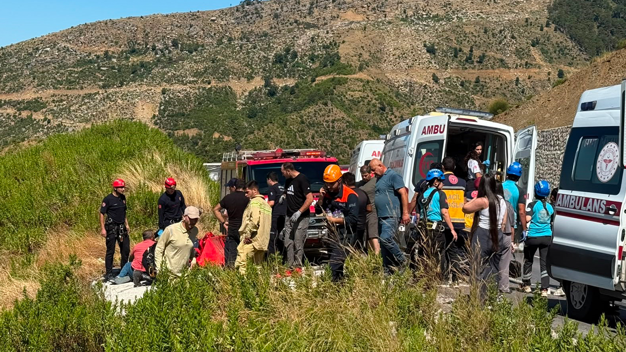 Kaza Bölgesine Çok Sayıda Sağlık Ve Kurtarma Ekibi Sevk Edildi