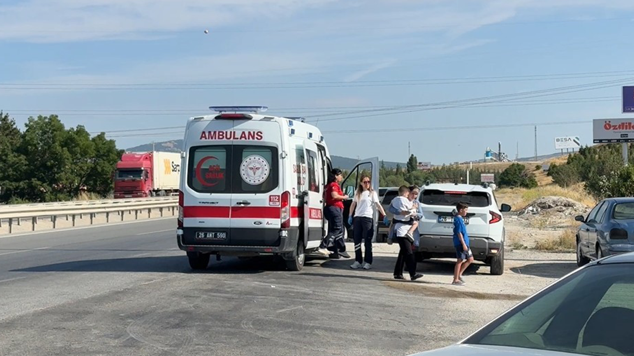 Kaza Sonrası Yaralılar Çevredeki Hastanelere Kadırıldı
