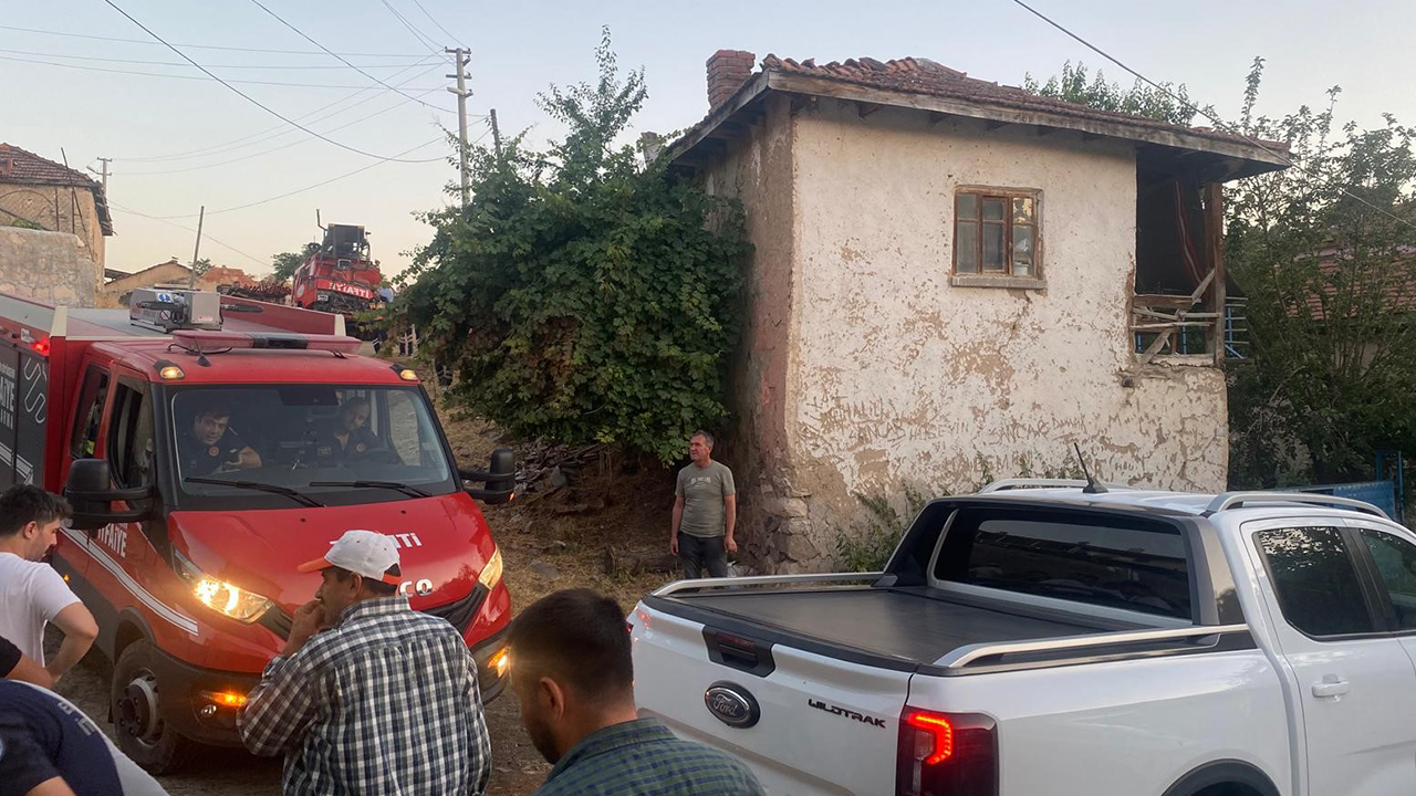 Kazada Üç İtfai̇ye Personeli̇ Yaralandi