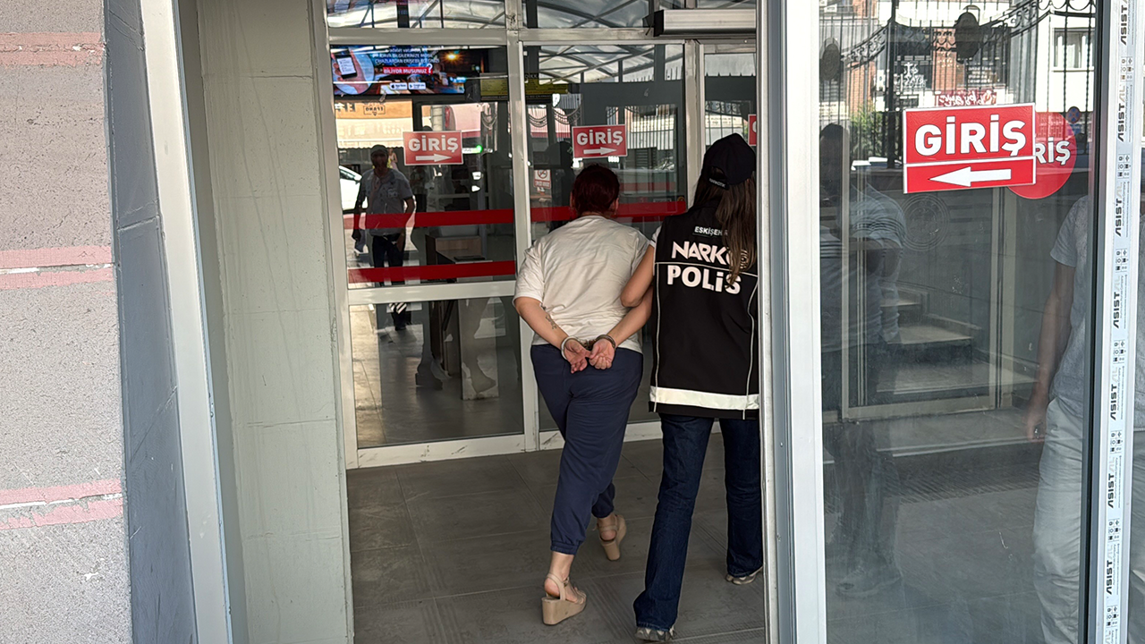 Kente Yasaklı Madde Sokmaya Çalışan 2 Şüpheli Yakalandı