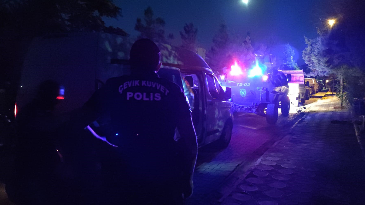 Mezarlıkta Kanlı İnfaz! Silahla Vurulan 3 Kişi Olay Yerinde Can Verdi!