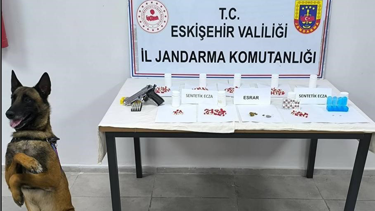 Operasyonda Ele Geçirilen Çeşitli Suç Unsurları