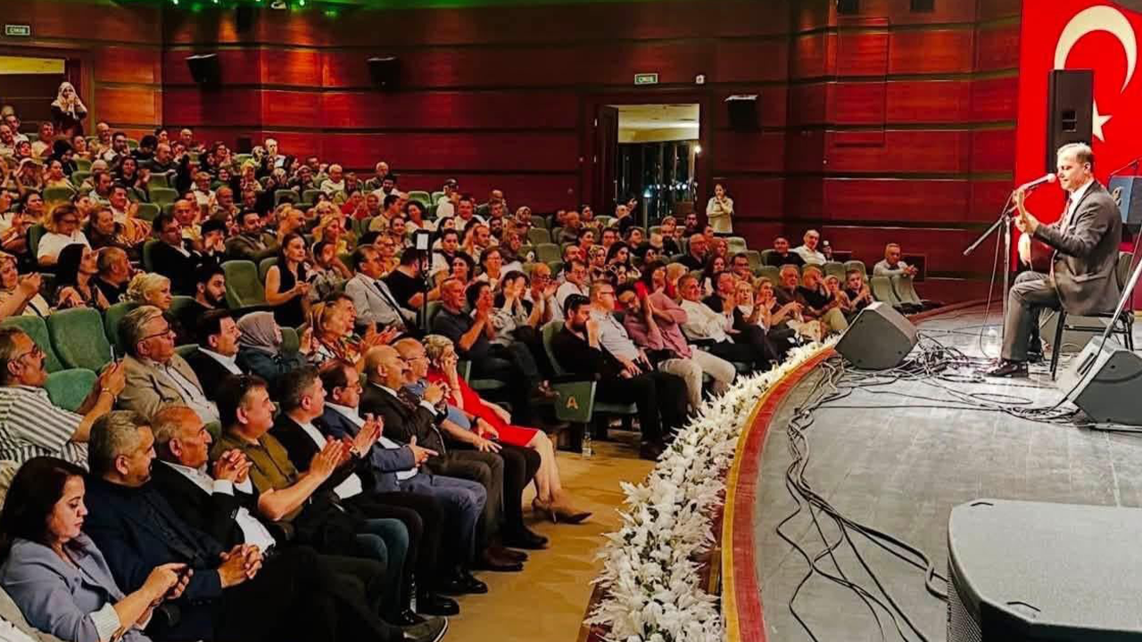 Orhan Hakalmaz Sahne Aldı