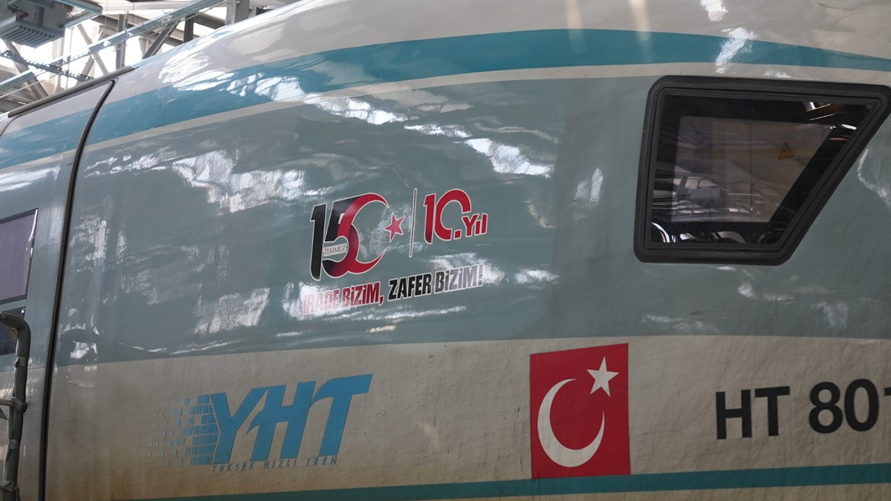 Özel Logolu Trenler 2 Ay Raylarda Olacak