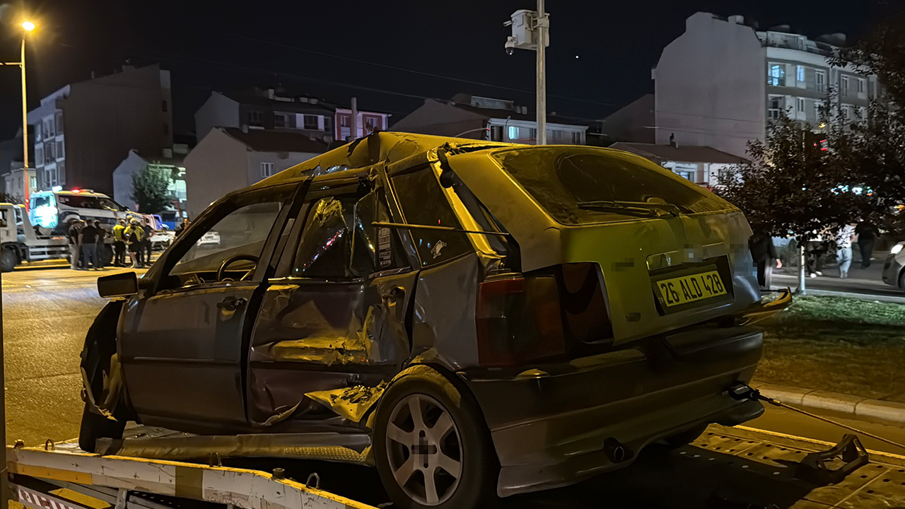 Polis Aracıyla Çarpışan Otomobil