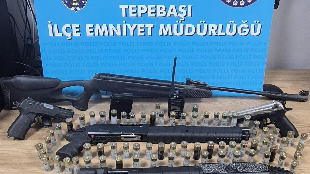 Şahısların Evinden Ele Geçirilen Silah Ve Mermiler