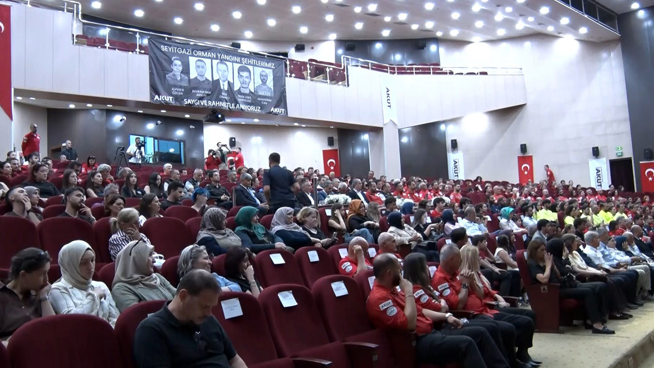 Şehitler Için Ankara'da Da Anma Programı Düzenlendi