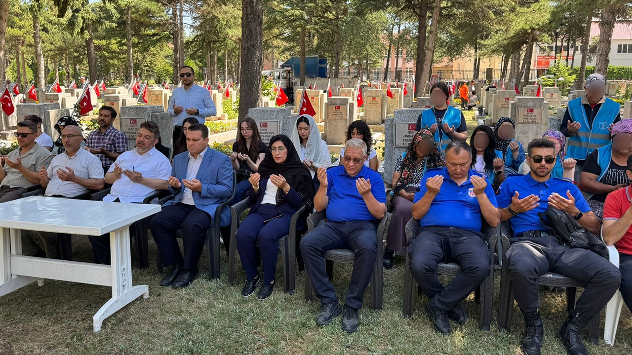 Şehitleri Anma Programı Düzenlendi