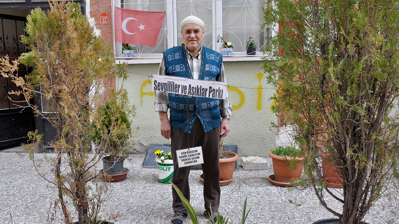 Sevgililer Ve Aşıklar Parkının Öncesi Görüntüsü