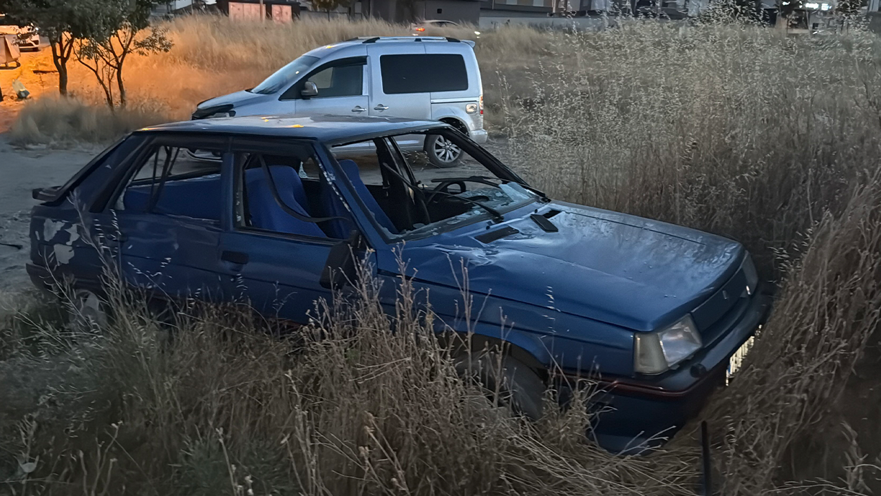 Taraflardan Birine Ait Olduğu Iddia Edilen Bir Otomobilde Hasar Oluştu