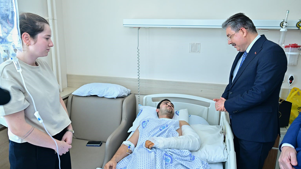 Vali̇ Yilmaz'dan Yarali İtfai̇yeci̇lere Zi̇yaret