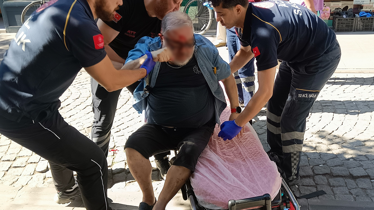 Yaralı Yaşlı Adama Ekipler Müdahale Etti