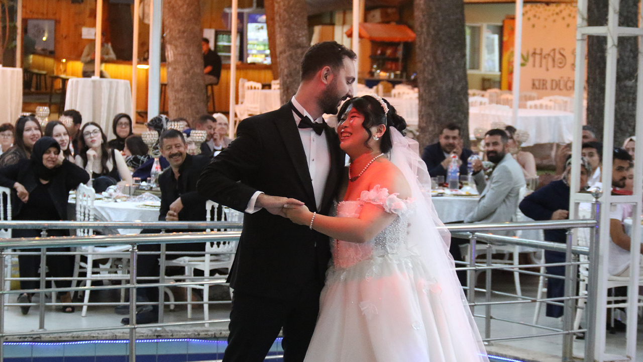 Yüksel Özcan Ve Ching Ling Chen