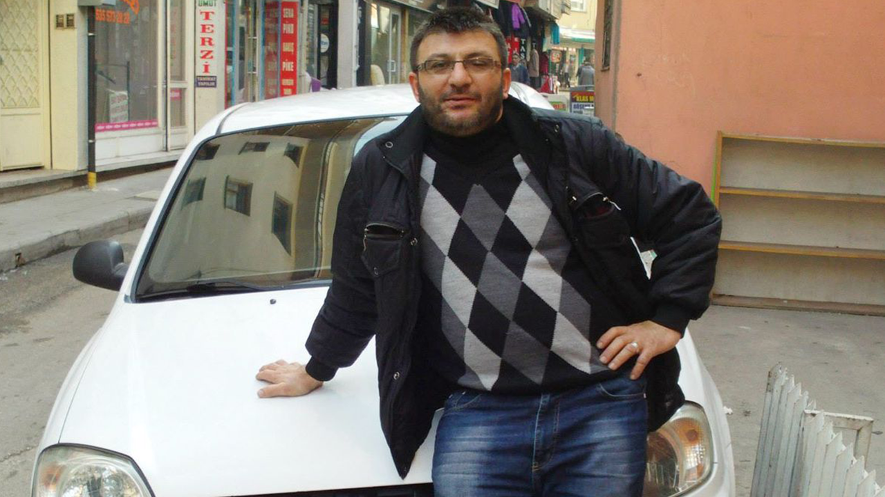 Arı Yuvasına Sıcak Su Döktü Canından Oldu