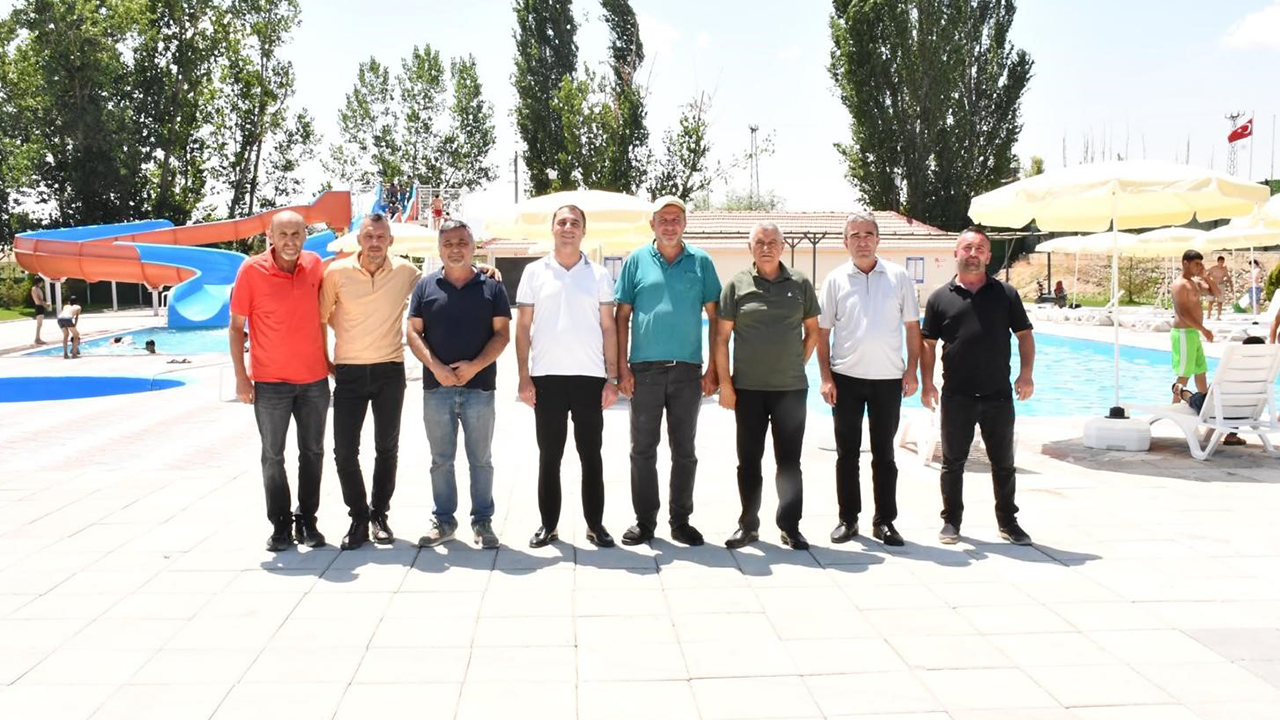 Beylikova'da Aquapark Ve Yüzme Havuzu Yeniden Hizmete Girdi