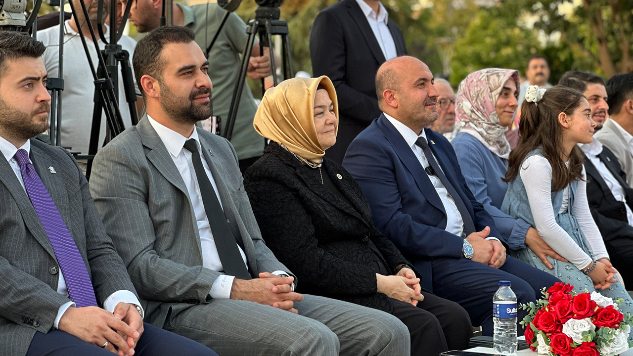 Dede Korkut Parkında Düzenlenen Program Geniş Katılımla Gerçekleştirildi
