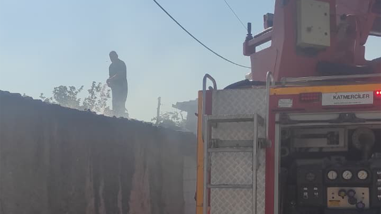 Ekipler Müstakil Evde Çıkan Yangına Müdahele Etti