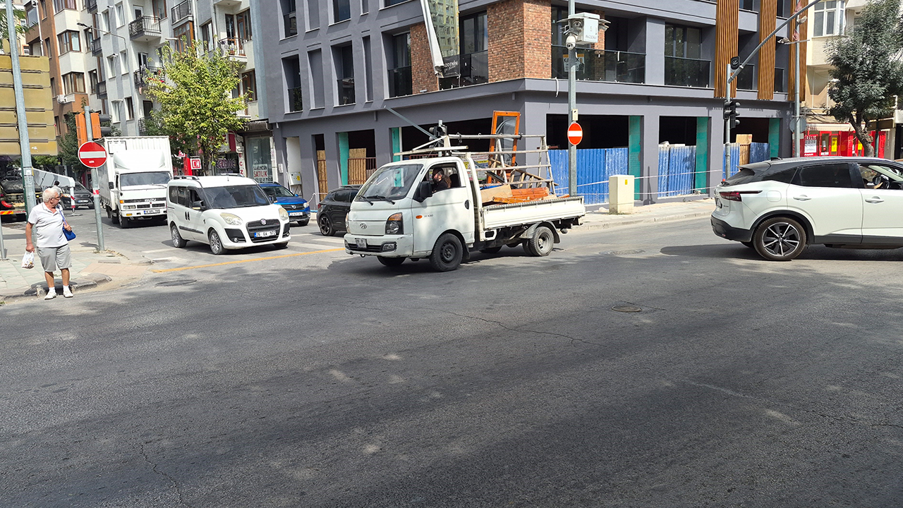 Elektrik Kesintisi Sonrası Trafikte Kargaşa Yaşandı