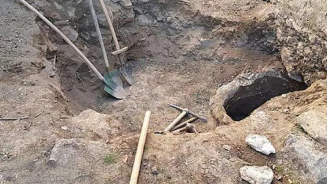 Eskişehir’de Hazine Arayan Definecilere Suçüstü Operasyon!