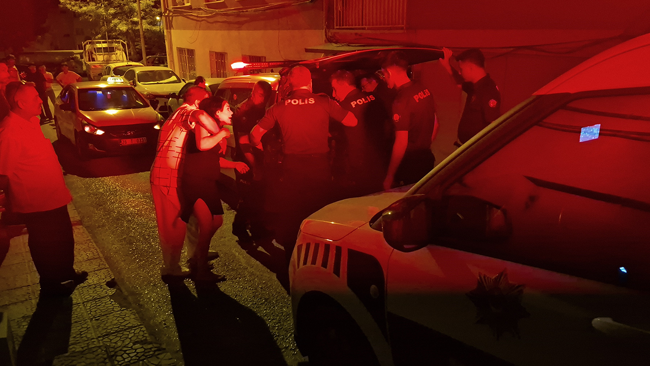 Eskişehir’de Polise Mukavemet Gösteren Şahıs Etkisiz Hale Getirildi!