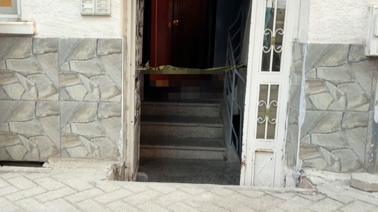 Fenalaşan Yaşlı Adam Evinin Önünde Hayatını Kaybetti