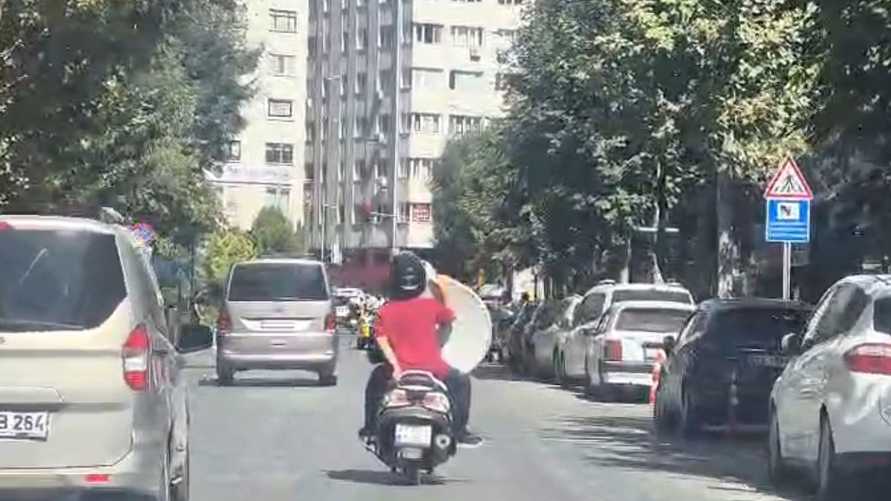 Hem Kendilerini Hem De Diğer Sürücüleri Tehlikeye Attılar